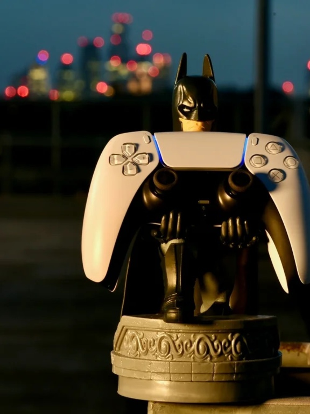 The Batman Phone Controller Holder Cable Guys New - Picture 5 of 5